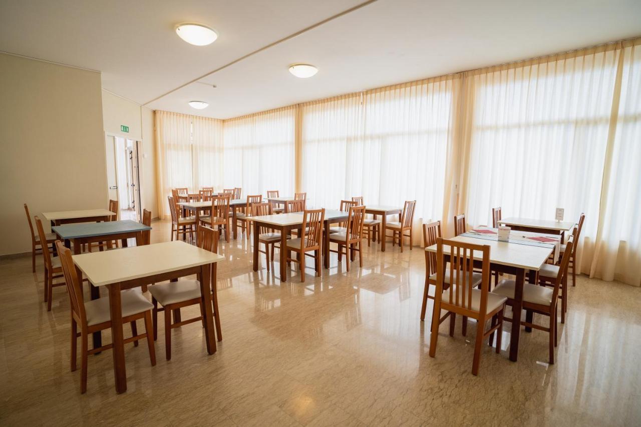 Hotel Happy Milano Marittima Kültér fotó